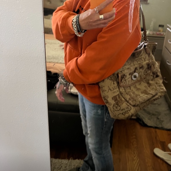 Super cute and big one of my favorite bags ever from coach! - Picture 5 of 6